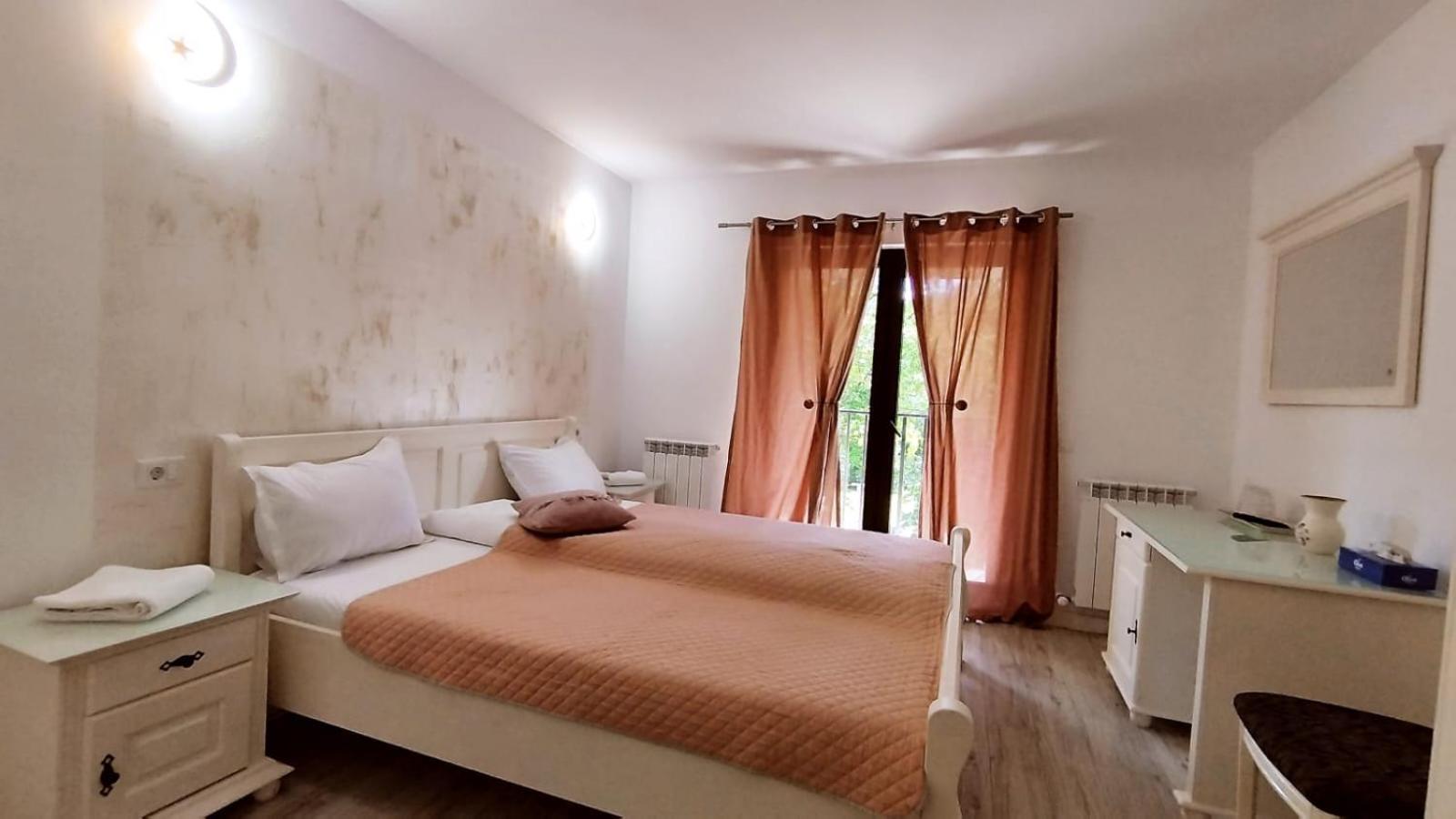 La Rascruce De Ape Hotel ซูเจวิตซา ภายนอก รูปภาพ